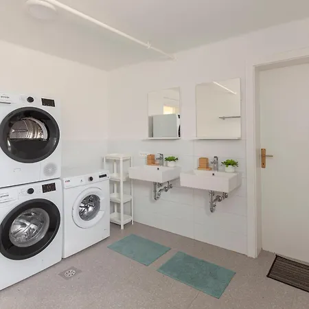 Apartment Hisa Hortenzija - And Ljubljana