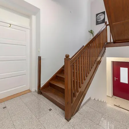 Hisa Hortenzija - And *