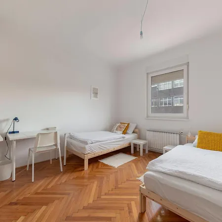 Hisa Hortenzija - And Apartment