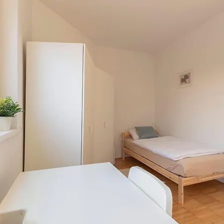 Hisa Hortenzija - And