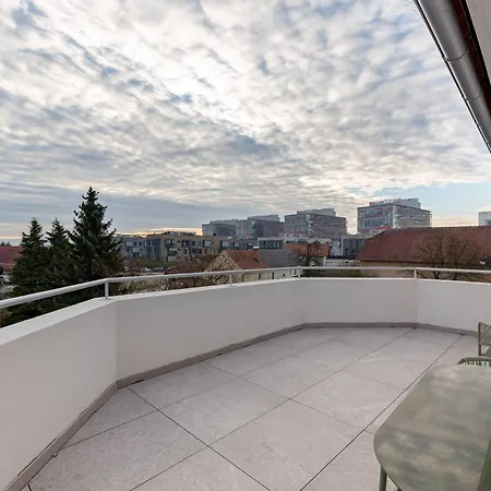 Hisa Hortenzija - And Apartment