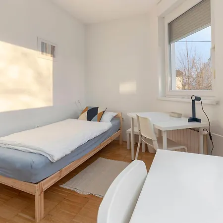 Hisa Hortenzija - And