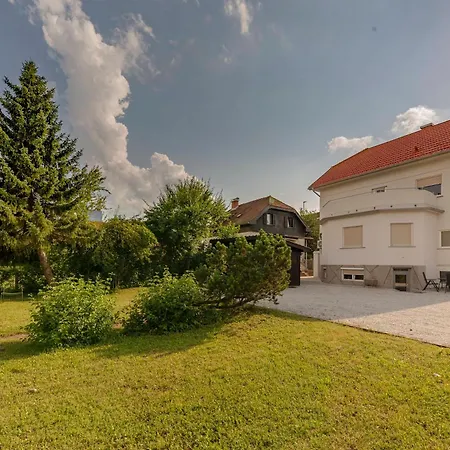 Hisa Hortenzija - And Апартаменты