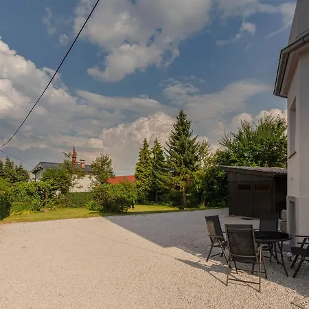 Apartment Hisa Hortenzija - And