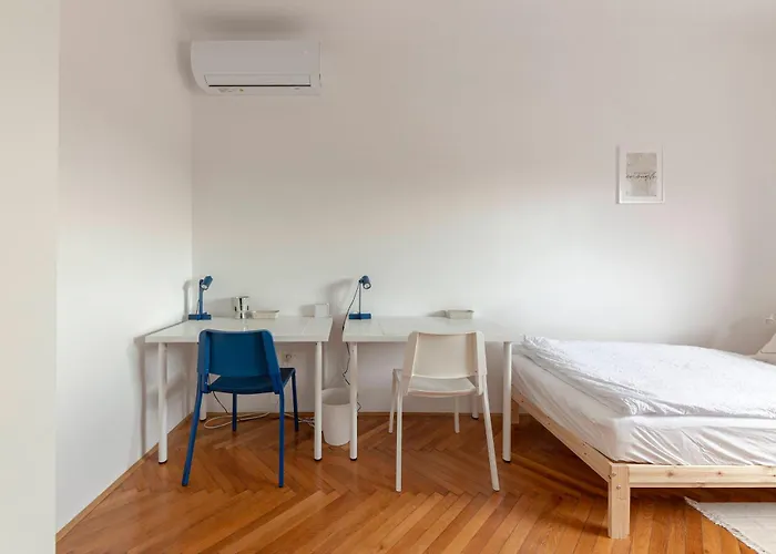 شقة Hisa Hortenzija - And