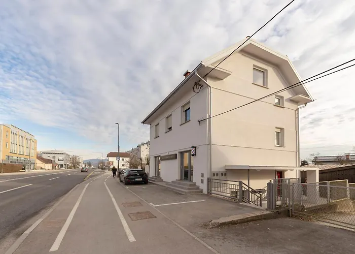 Hisa Hortenzija - And Lublaň