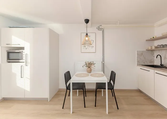 شقة Hisa Hortenzija - And