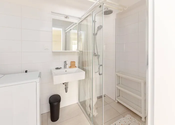 Hisa Hortenzija - And شقة