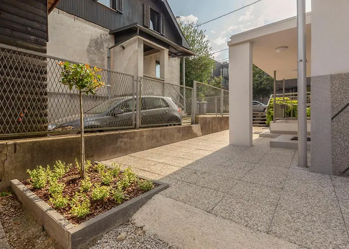 Hisa Hortenzija - And Apartmán Lublaň